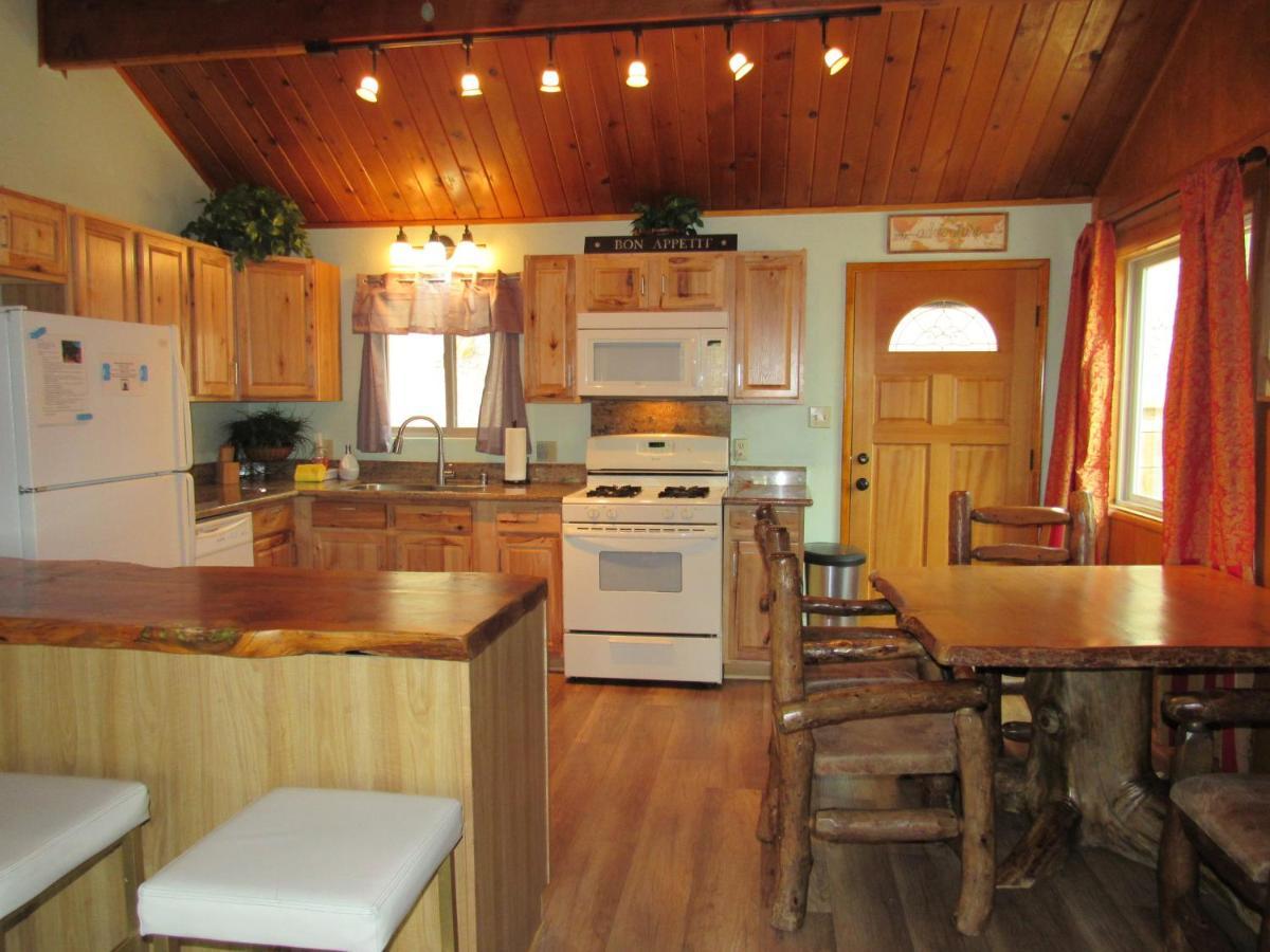 Hillside Hideaway -View Of Ski Slope From Charming Deck Big Bear Lake Luaran gambar