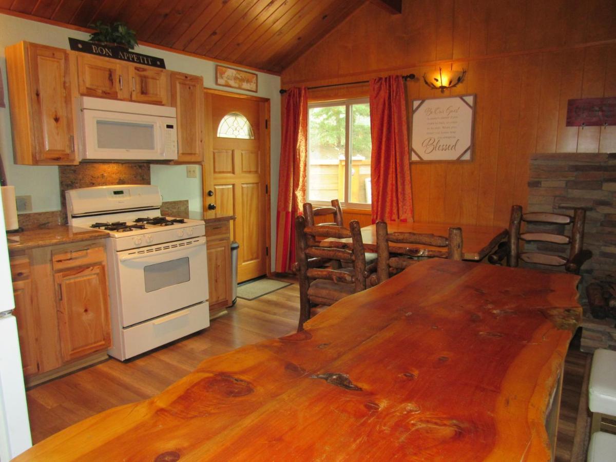 Hillside Hideaway -View Of Ski Slope From Charming Deck Big Bear Lake Luaran gambar