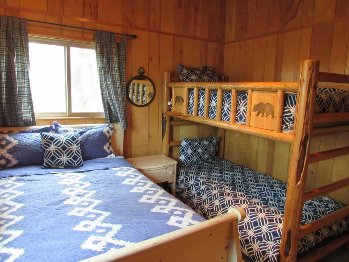 Hillside Hideaway -View Of Ski Slope From Charming Deck Big Bear Lake Luaran gambar