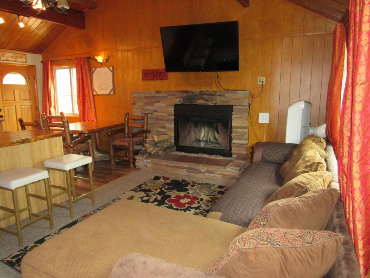 Hillside Hideaway -View Of Ski Slope From Charming Deck Big Bear Lake Luaran gambar