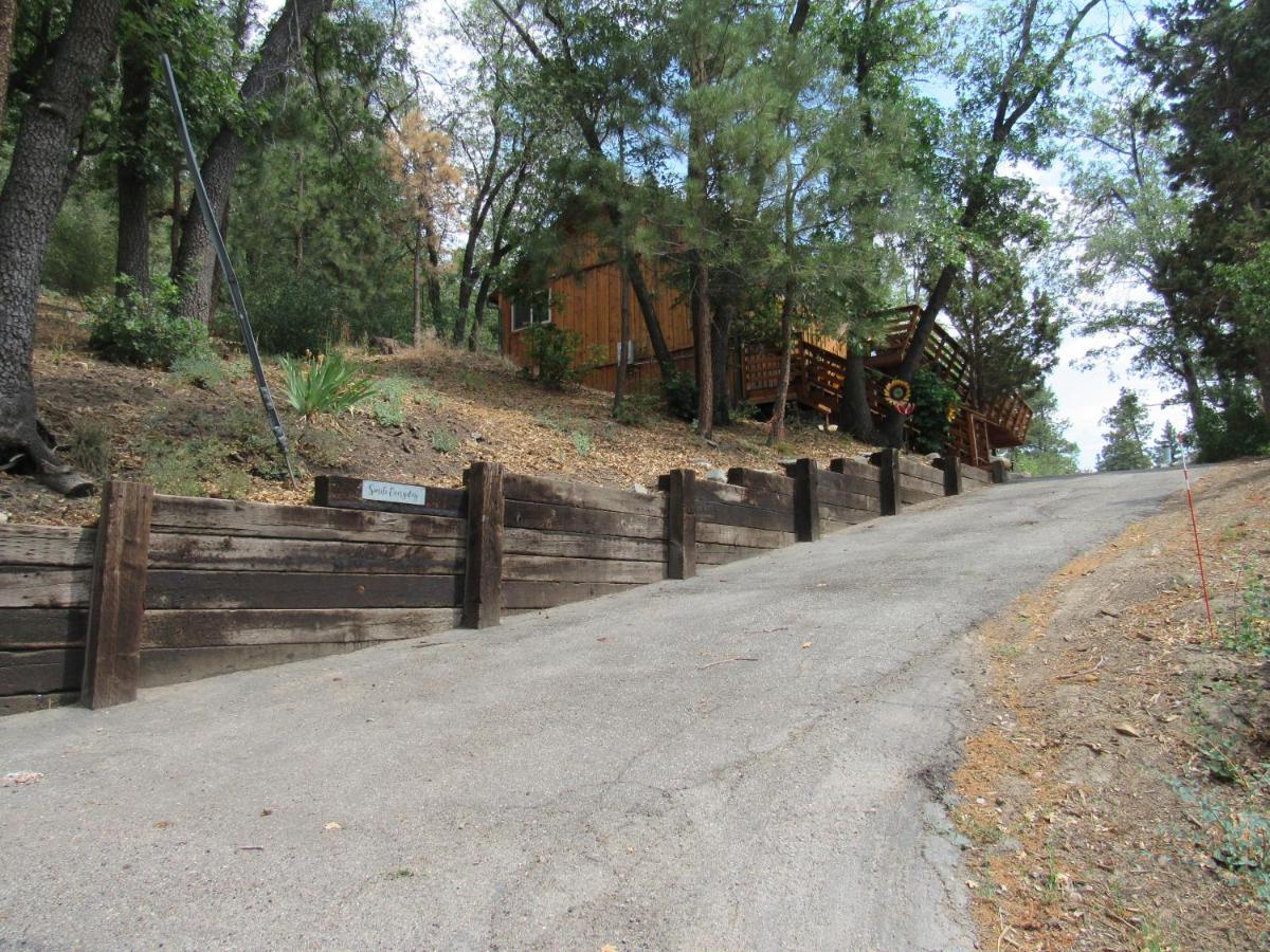 Hillside Hideaway -View Of Ski Slope From Charming Deck Big Bear Lake Luaran gambar