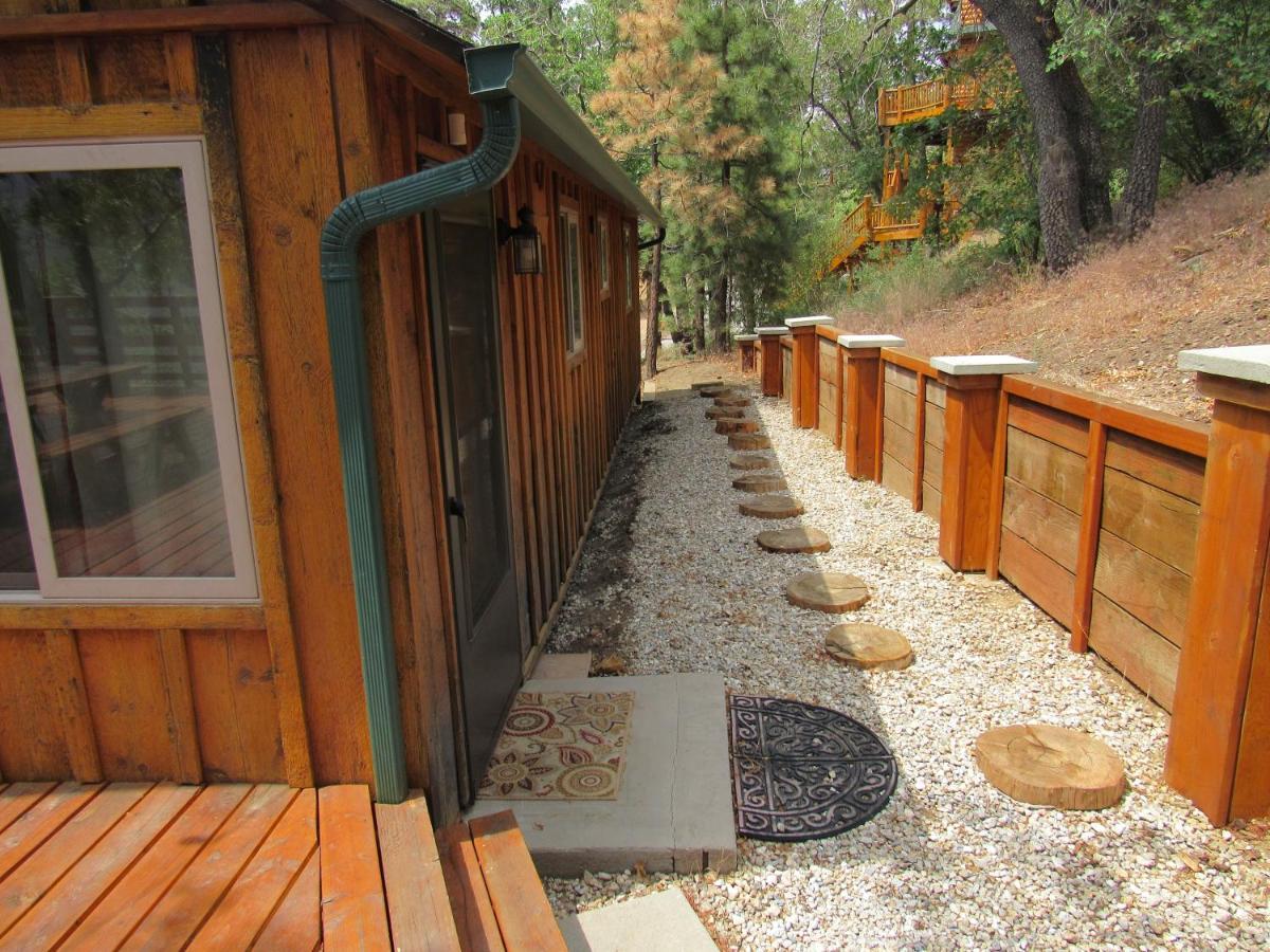 Hillside Hideaway -View Of Ski Slope From Charming Deck Big Bear Lake Luaran gambar